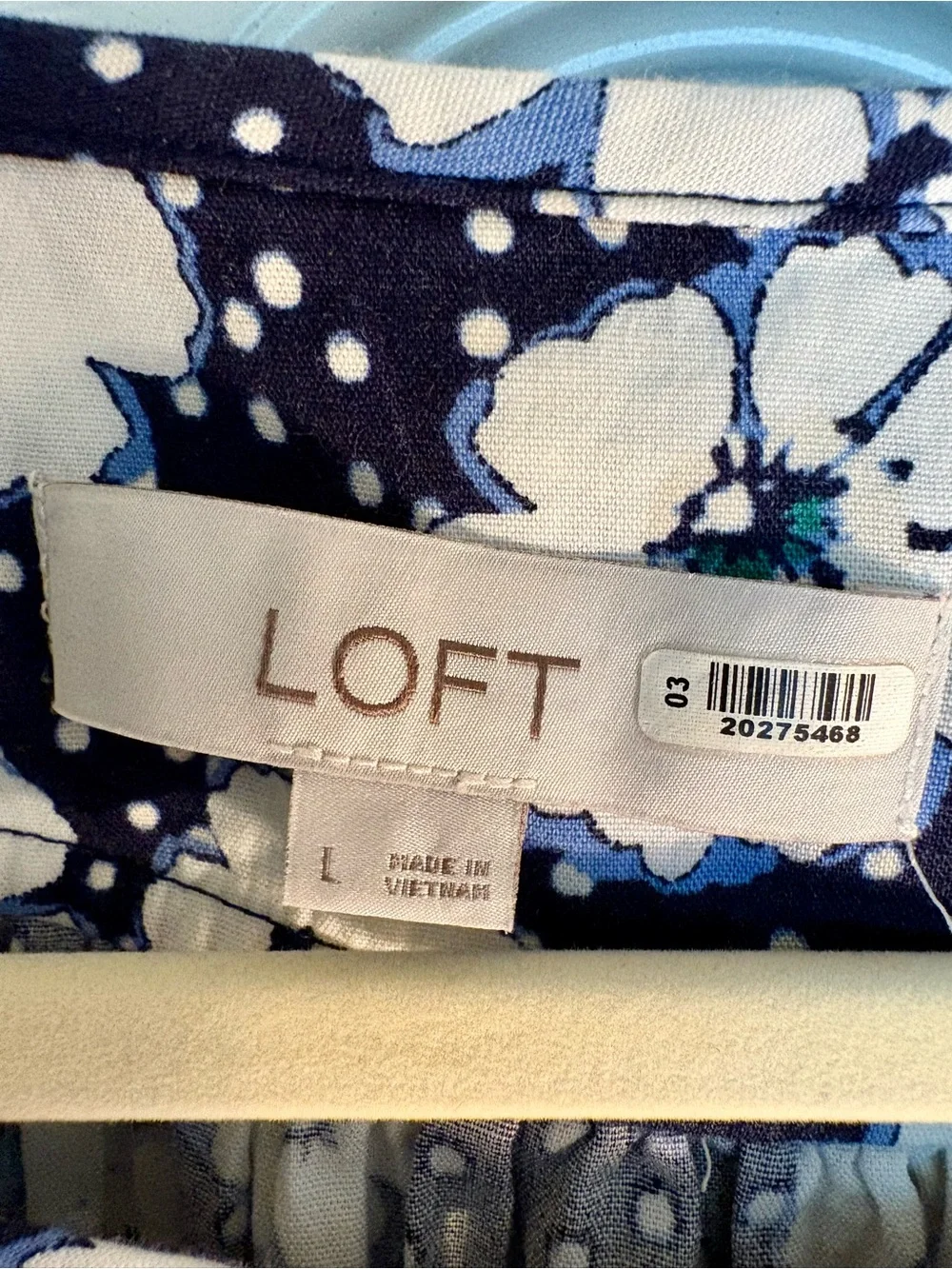 EUC LOFT Navy and White Daisy Floral Puff Sleeve Blouse Sz Lrg